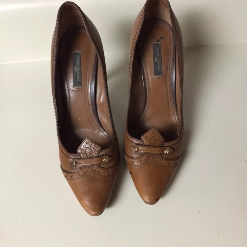 LOUIS VUITTON LV Spectator Stud Pump Cognac SIZ 37